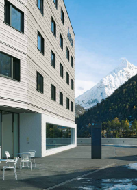 /trichter/buecher/bilder-allgemein/Wellness_Hostel_Saas-Fee_Faktor_Verlag_2015.png